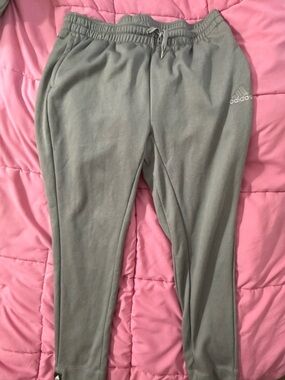 Women’s Adidas joggers XL